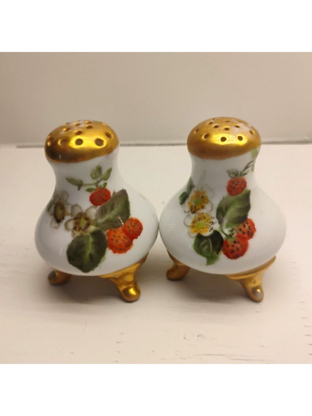 Vtg Hand Painted Porcelain Strawberry Salt Pepper Shakers w/Stoppers - Picture 4 of 6